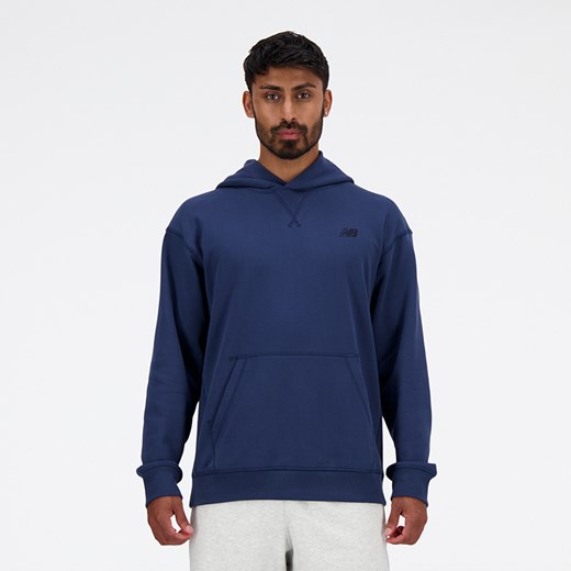 Bluza męska New Balance MT41534NNY – granatowa ze sklepu New Balance Poland w kategorii Bluzy męskie - zdjęcie 185752820