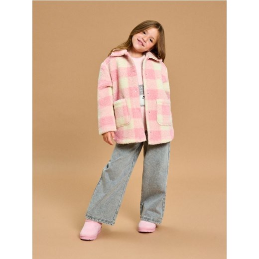 Sinsay - Kurtka koszulowa uszyta z kożuszkowej dzianiny - kremowy ze sklepu Sinsay w kategorii Kurtki dziewczęce - zdjęcie 185754842