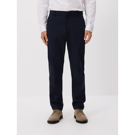 Reserved - Spodnie chino slim fit - granatowy ze sklepu Reserved w kategorii Spodnie męskie - zdjęcie 185756963