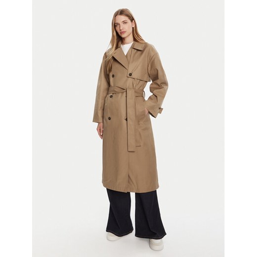 Calvin Klein Trencz LV044C501G Brązowy Regular Fit ze sklepu MODIVO w kategorii Płaszcze damskie - zdjęcie 185757502
