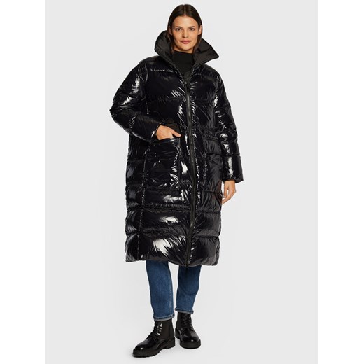 Calvin Klein Płaszcz zimowy High Shine K20K204687 Czarny Regular Fit ze sklepu MODIVO w kategorii Płaszcze damskie - zdjęcie 185761423