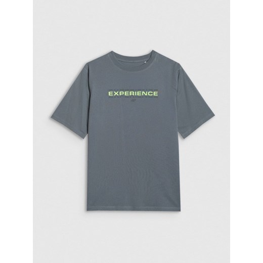 Chłopięcy t-shirt z nadrukiem 4F 4FJRAW25TTSHM3166- szary ze sklepu Sportstylestory.com w kategorii T-shirty chłopięce - zdjęcie 185769814
