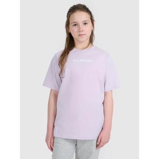 Dziewczęcy t-shirt z nadrukiem oversize 4F 4FJWAW25TTSHF2387 - fioletowy ze sklepu Sportstylestory.com w kategorii Bluzki dziewczęce - zdjęcie 185769862
