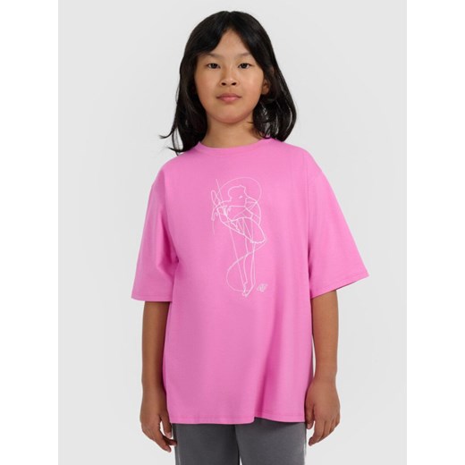 Dziewczęcy t-shirt oversize z nadrukiem 4F 4FJWAW25TTSHF2395 - różowy ze sklepu Sportstylestory.com w kategorii Bluzki dziewczęce - zdjęcie 185769962