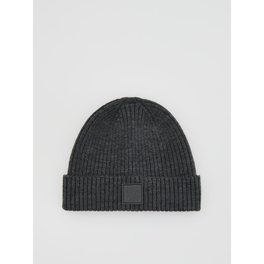 Reserved - Czapka beanie z naszywką - ciemnoszary ze sklepu Reserved w kategorii Czapki zimowe męskie - zdjęcie 185778102