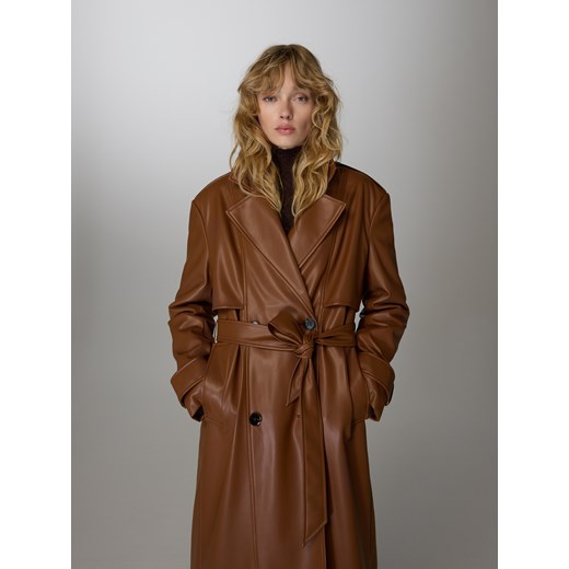 Reserved - Trencz z imitacji skóry - brązowy ze sklepu Reserved w kategorii Płaszcze damskie - zdjęcie 185784113