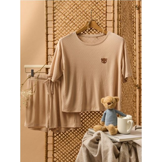 Sinsay - Piżama dwuczęściowa z haftem - beżowy ze sklepu Sinsay w kategorii Piżamy damskie - zdjęcie 185790994