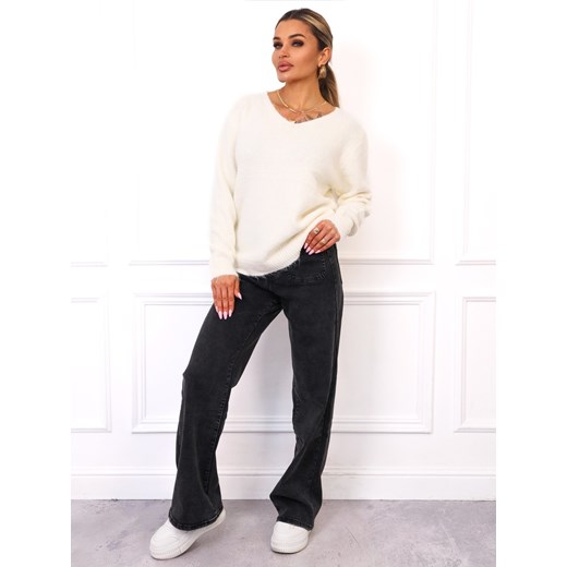 SWETER OVERSIZE Z DEKOLTEM W SEREK- ECRU ze sklepu olika.com.pl w kategorii Swetry damskie - zdjęcie 185794931