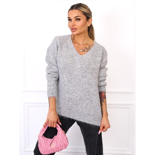 SWETER OVERSIZE Z DEKOLTEM W SEREK- SZARY ze sklepu olika.com.pl w kategorii Swetry damskie - zdjęcie 185795043