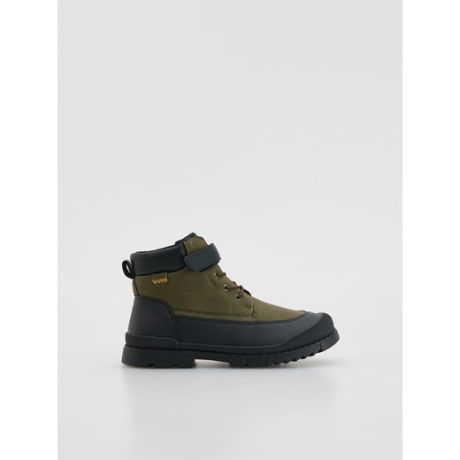 Reserved - Botki z wysoką cholewką - zielony ze sklepu Reserved w kategorii Buty trekkingowe dziecięce - zdjęcie 185802111