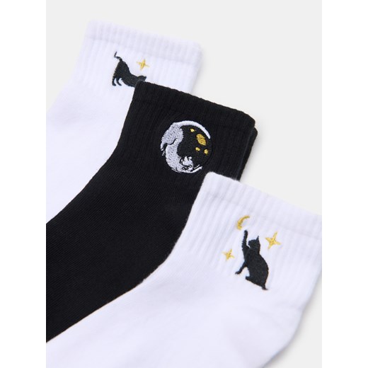 Sinsay - Prążkowane skarpetki z haftem 3 pack - biały Sinsay 39/41 Sinsay