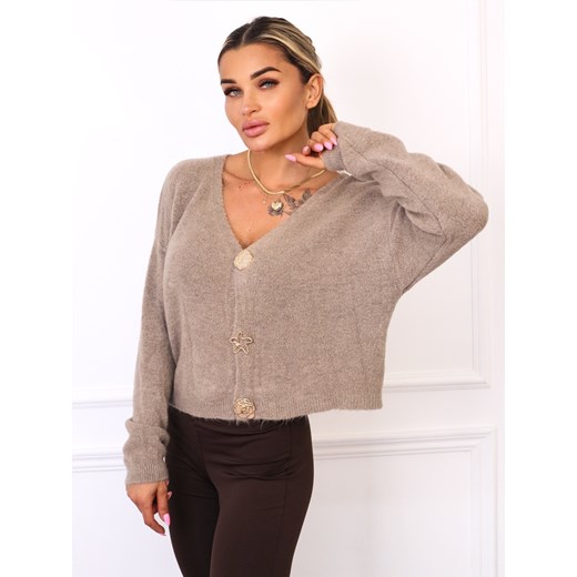 SWETER ZAPINANY NA ZŁOTE BROSZKI- JASNOBRĄZOWY ze sklepu olika.com.pl w kategorii Swetry damskie - zdjęcie 185817913