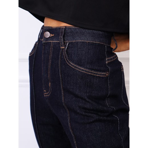 SPODNIE JEANSOWE MOM FIT Z PRZESZYCIAMI Z PRZODU NOGAWEK- GRANATOWE Olika S olika.com.pl