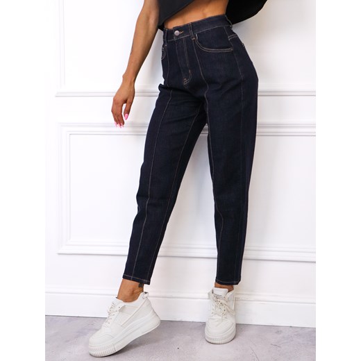 SPODNIE JEANSOWE MOM FIT Z PRZESZYCIAMI Z PRZODU NOGAWEK- GRANATOWE ze sklepu olika.com.pl w kategorii Jeansy damskie - zdjęcie 185818004