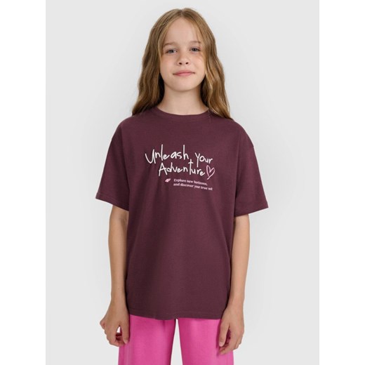 Dziewczęcy t-shirt z nadrukiem 4F 4FJRAW25TTSHF3188 - fioletowy ze sklepu Sportstylestory.com w kategorii Bluzki dziewczęce - zdjęcie 185837572