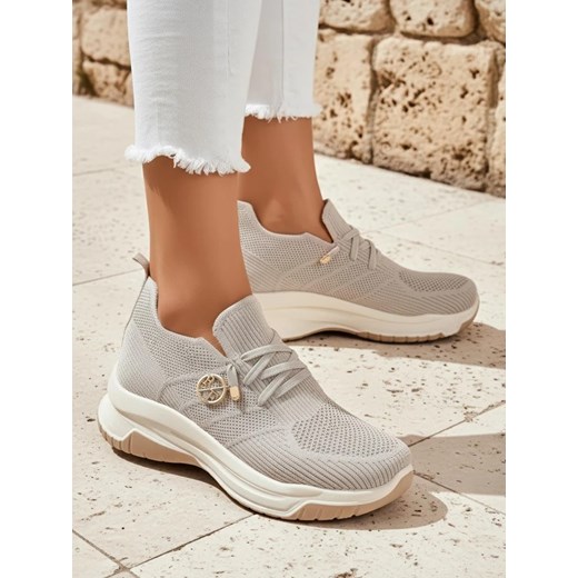 Damskie sneakersy Royalfashion Selene – wygodne białe buty na płaskiej podeszwie ze sklepu royalfashion.pl w kategorii Buty sportowe damskie - zdjęcie 185838554