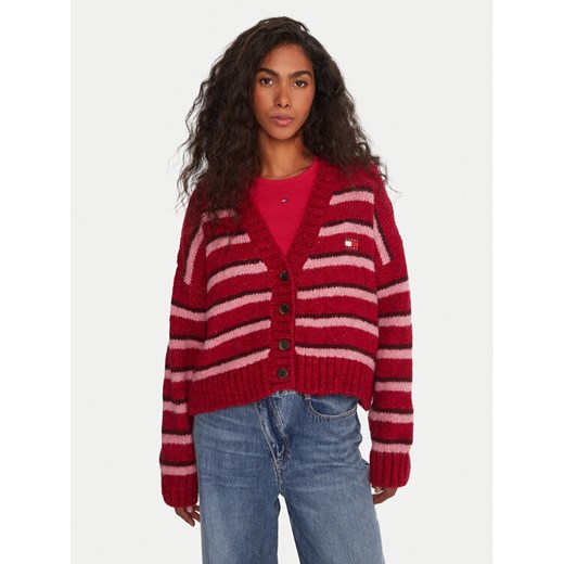 Tommy Jeans Kardigan Badge DW0DW21678 Czerwony Relaxed Fit ze sklepu MODIVO w kategorii Swetry damskie - zdjęcie 185869132