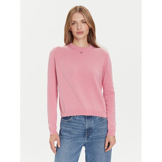 Tommy Jeans Sweter Essential DW0DW20159 Różowy Regular Fit ze sklepu MODIVO w kategorii Swetry damskie - zdjęcie 185869581