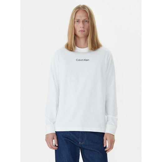 Calvin Klein Longsleeve Standard Logo LV04LD232G Biały Relaxed Fit ze sklepu MODIVO w kategorii T-shirty męskie - zdjęcie 185869752