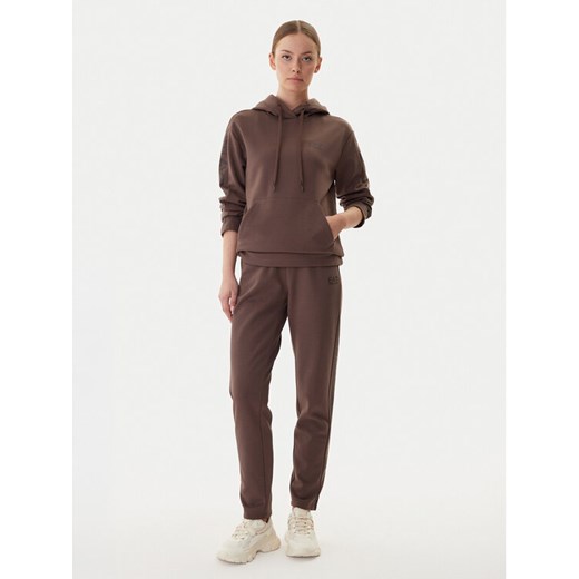 EA7 Emporio Armani Dres 7W000116 AF10443 U6063 Brązowy Regular Fit ze sklepu MODIVO w kategorii Dresy damskie - zdjęcie 185870144