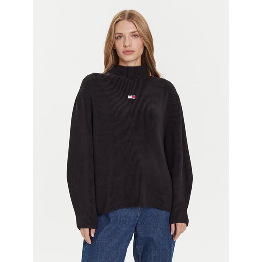 Tommy Jeans Sweter Badge DW0DW21676 Czarny Relaxed Fit ze sklepu MODIVO w kategorii Swetry damskie - zdjęcie 185870812