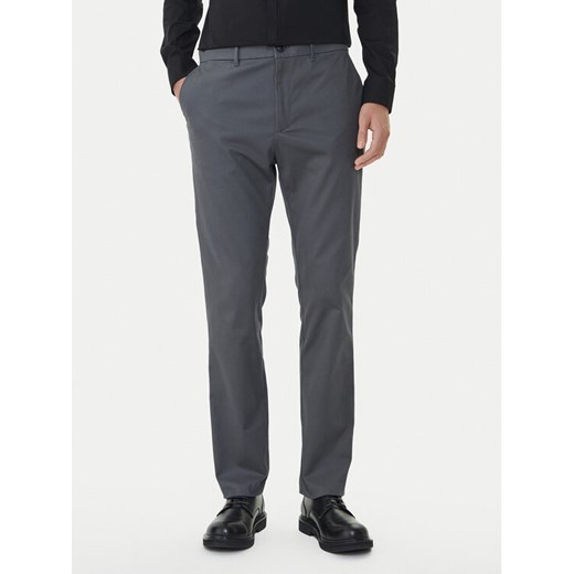 Calvin Klein Chinosy LV04LD613G Szary Slim Fit ze sklepu MODIVO w kategorii Spodnie męskie - zdjęcie 185870890