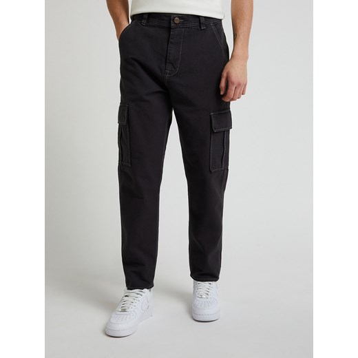 MĘSKIE SPODNIE MATERIAŁOWE LEE CARGO PANT WASHED BLACK 112333668 ze sklepu YouNeedit.pl w kategorii Spodnie męskie - zdjęcie 185886763