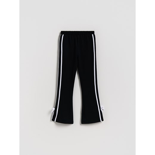 Reserved - Spodnie flare z lampasem - czarny ze sklepu Reserved w kategorii Spodnie dziewczęce - zdjęcie 185887962
