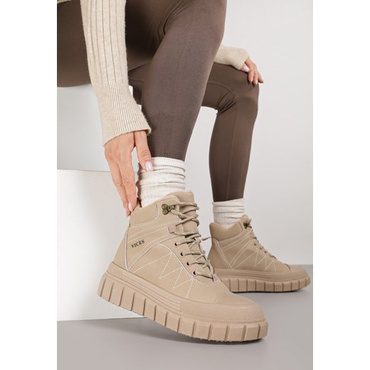 Ciemnobeżowe Botki Trapery Vices na Grubej Tłoczonej Podeszwie z Przeszyciami Amarrise ze sklepu born2be.pl w kategorii Botki - zdjęcie 185898052