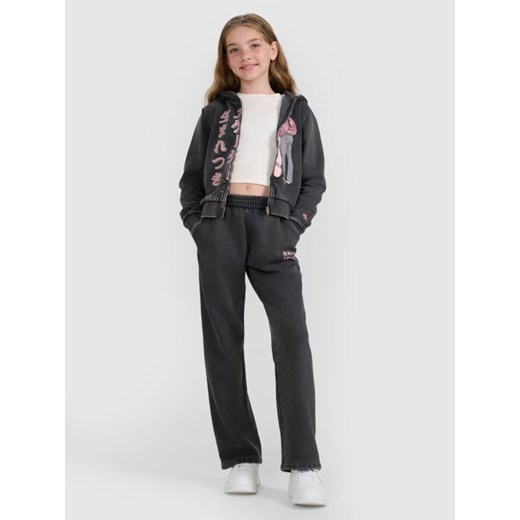 Dziewczęce spodnie dresowe 4F 4FJRAW25TTROF1472 - szare ze sklepu Sportstylestory.com w kategorii Spodnie dziewczęce - zdjęcie 185900254