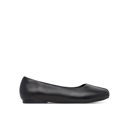 Baleriny Clarks Livia Lily 26183054 Czarny ze sklepu eobuwie.pl w kategorii Balerinki - zdjęcie 185909124