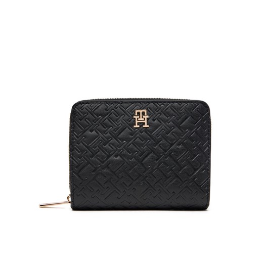 Tommy Hilfiger Portfel damski Th Icon Med Za Flap Mono AW0AW17743 Czarny ze sklepu MODIVO w kategorii Portfele damskie - zdjęcie 185913002