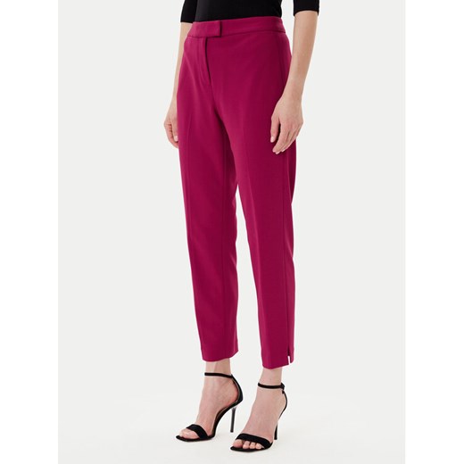 DKNY Chinosy P9RK6AWP Bordowy Slim Fit ze sklepu MODIVO w kategorii Spodnie damskie - zdjęcie 185913334