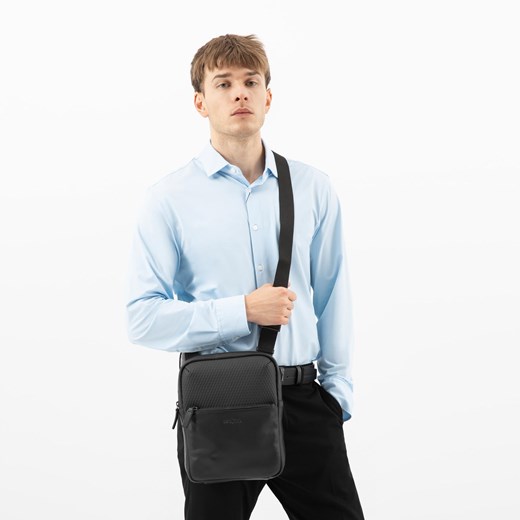 Wojas Mała Czarna Torba Męska Na Ramię ze sklepu Wojas w kategorii Torby męskie - zdjęcie 185922780