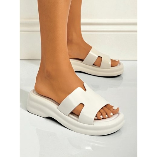 Royalfashion Damskie klapki na grubszej podeszwie Nova Gloss ze sklepu royalfashion.pl w kategorii Klapki damskie - zdjęcie 185923072