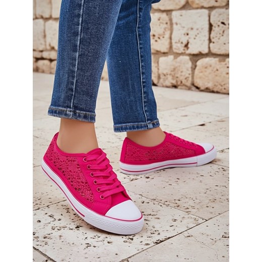 Damskie trampki Callista Fuksja - lekka tkanina, płaska podeszwa 2,5 cm ze sklepu royalfashion.pl w kategorii Trampki damskie - zdjęcie 185923162