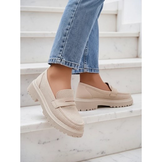 Damskie loafersy Callista beżowe, skóra ekologiczna, płaski obcas 4 cm ze sklepu royalfashion.pl w kategorii Mokasyny damskie - zdjęcie 185923431