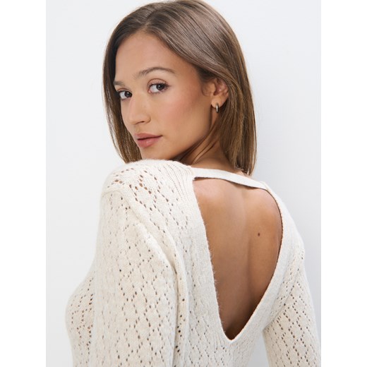 Mohito - Sweter z kopertowym dekoltem - beżowy Mohito XS Mohito wyprzedaż
