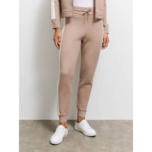 Mohito - Spodnie dresowe - beżowy Mohito S Mohito