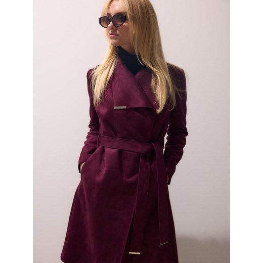 Mohito - Burgundowy płaszcz z wiązaniem - mahoń ze sklepu Mohito w kategorii Płaszcze damskie - zdjęcie 185926702
