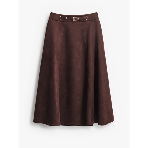 Mohito - Czekoladowa spódnica midi z imitacji zamszu - ciemnobrązowy ze sklepu Mohito w kategorii Spódnice - zdjęcie 185927512
