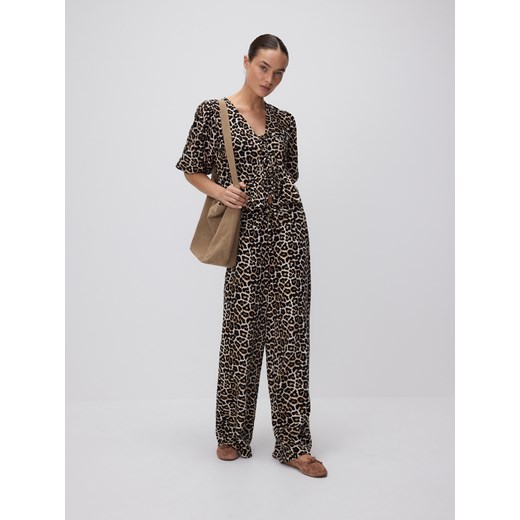 Reserved - Spodnie ze zwierzęcym wzorem - wielobarwny ze sklepu Reserved w kategorii Spodnie damskie - zdjęcie 185929951