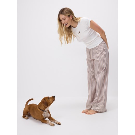 Reserved - Dwuczęściowa piżama z haftem - kremowy ze sklepu Reserved w kategorii Piżamy damskie - zdjęcie 185931343