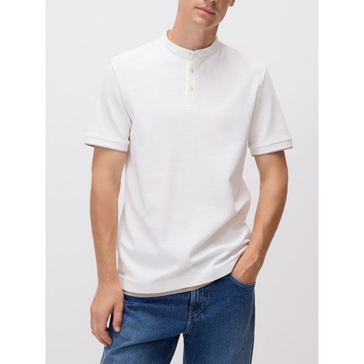 Reserved - Strukturalne polo regular fit - złamana biel ze sklepu Reserved w kategorii T-shirty męskie - zdjęcie 185933230