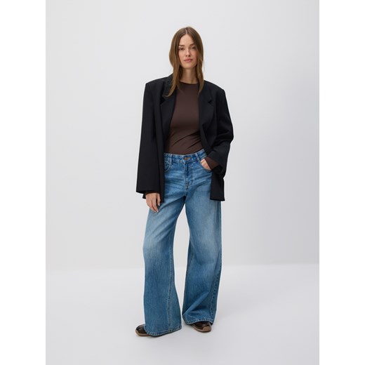 Reserved - Gładki longsleeve - ciemnobrązowy ze sklepu Reserved w kategorii Bluzki damskie - zdjęcie 185934520