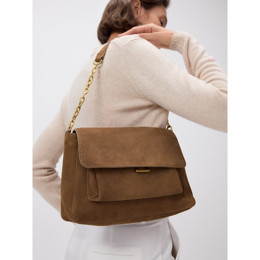 Reserved - Zamszowa torebka na ramię - beżowy ze sklepu Reserved w kategorii Listonoszki - zdjęcie 185935864