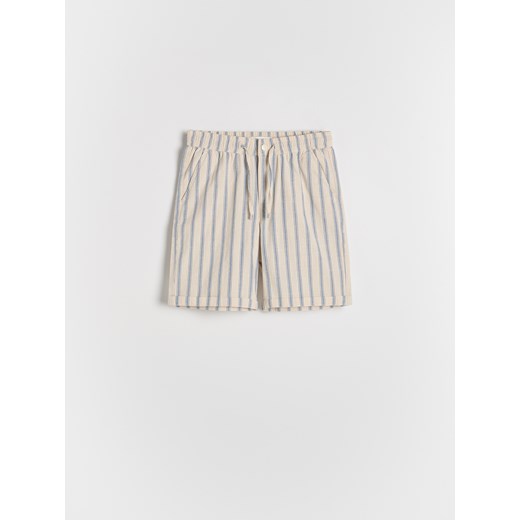 Reserved - Bawełniane szorty w paski - jasnoniebieski ze sklepu Reserved w kategorii Spodenki chłopięce - zdjęcie 185937274