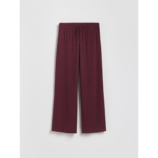 Reserved - Luźne spodnie z domieszką lnu - bordowy ze sklepu Reserved w kategorii Spodnie damskie - zdjęcie 185937723