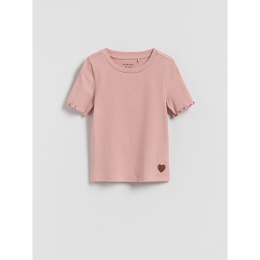 Reserved - Prążkowany t-shirt z haftem - różowy ze sklepu Reserved w kategorii Bluzki dziewczęce - zdjęcie 185937951
