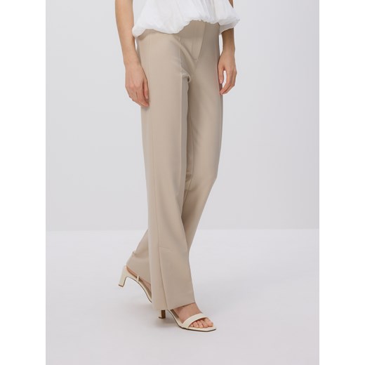 Reserved - Spodnie z kantem - złamana biel ze sklepu Reserved w kategorii Spodnie damskie - zdjęcie 185938223